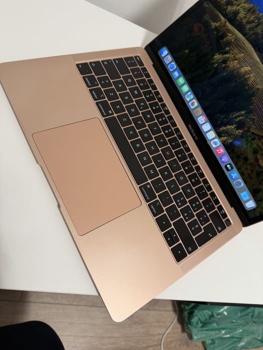 MacBook Air 13" Rose Gold (2018) – Stare Impecabilă / Intel i5 / 8GB RAM / macOS Sonoma