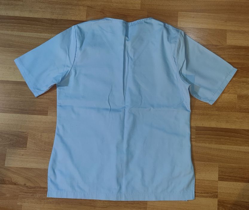 Vând Costum medical