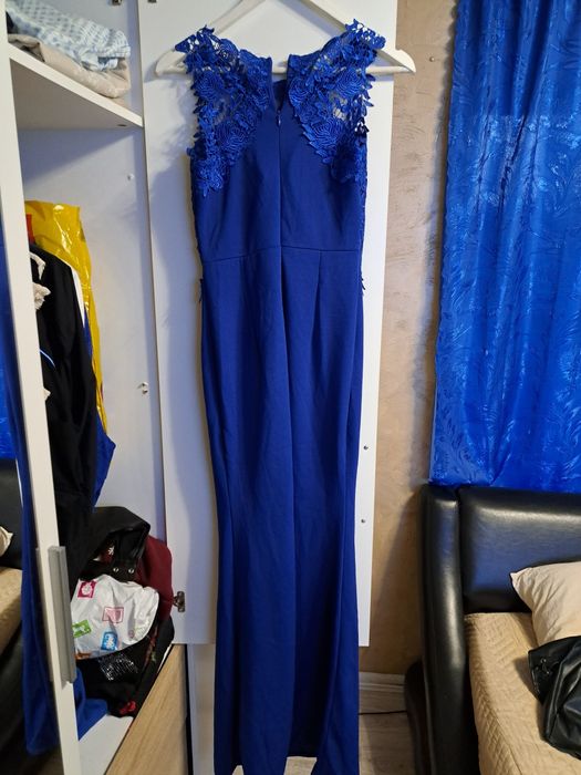 Продавам официална рокля