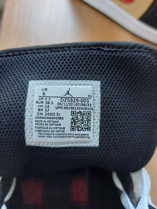 Air Jordan 1 Mid SE Tartan Swoosh