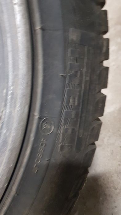 235х45х19 зимни гуми