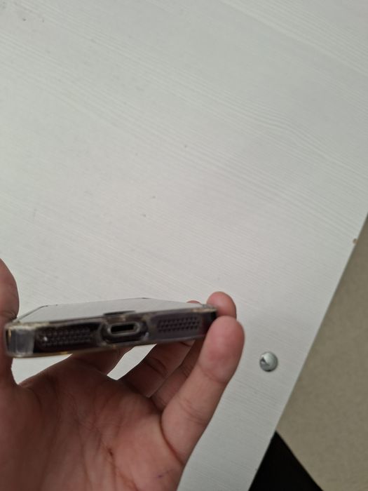 Айфон 8 минусы снизу