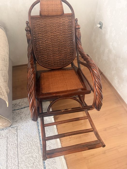 Кресло качалка полностью дерево.