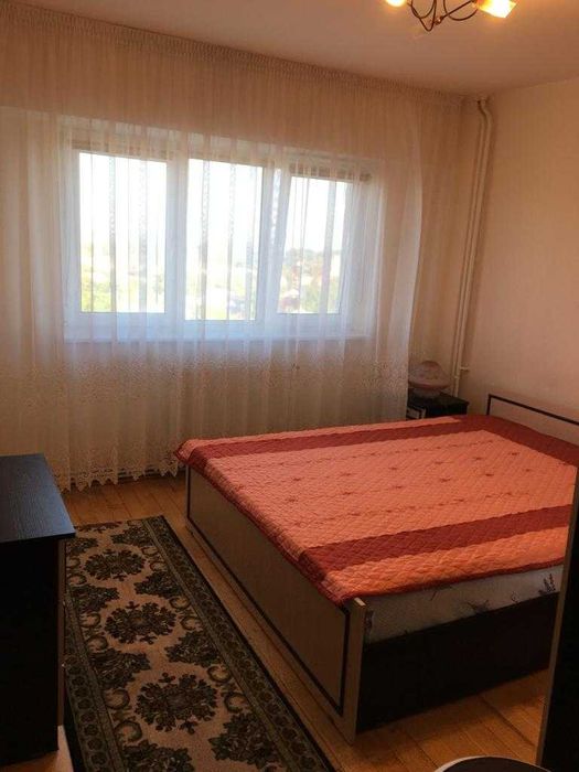 Închiriez apartament cu 2 camere(catedrală)