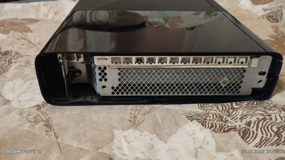 продам иксбокс 360Е