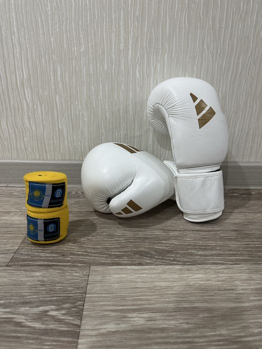 Продам оригинальные перчатки adidas iba