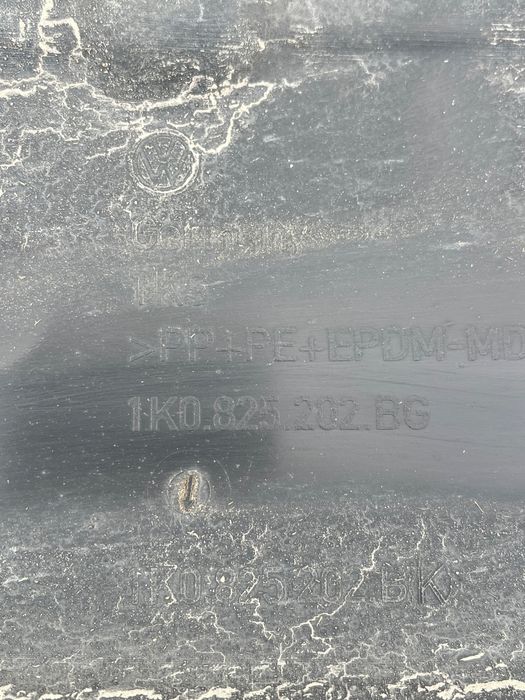 Scut Sub Caroserie Dreapta Volkswagen Golf Vi Scurt 5K1 2008 - 2013 1K