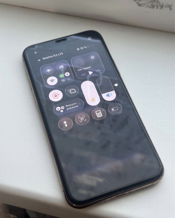 Продаю IPhone 11 про