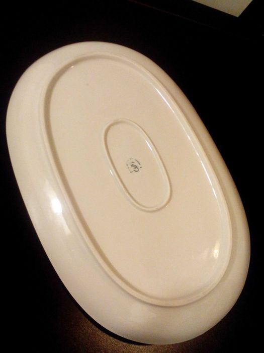 Порцеланово плато и сервиз за кафе