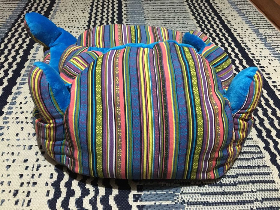 Продам лежанку для кота