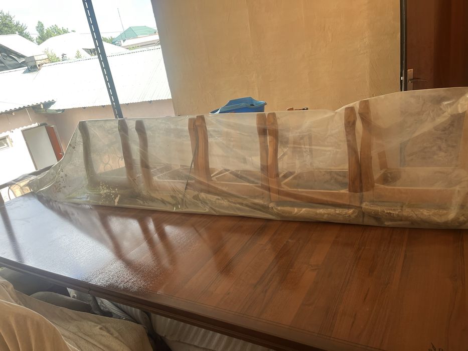 Стол со стульями