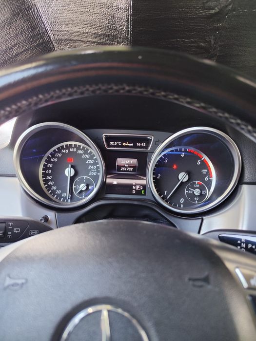 MERCEDES-BENZ ML-Class 2012 — imagine 4
