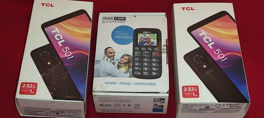 3 telefoane mobile sigilaste in cutie 2 x TCL 501 1 X MAXICOM COMFORT MM 428BB