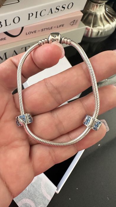 Brățară Pandora autentică + două clipsuri charm