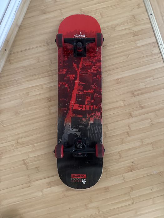 Skateboard in conditii bune