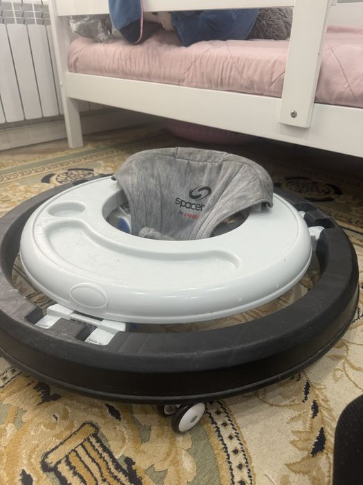 Продам ходунки для малышей