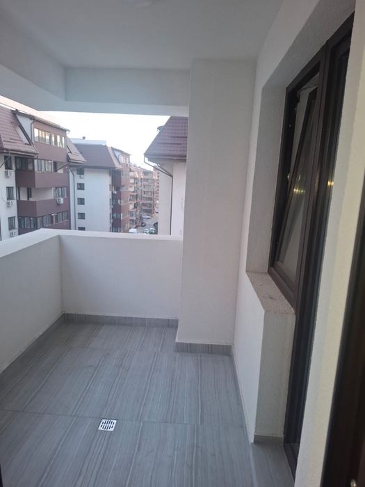 Inchiriez apartament cu 2 camere