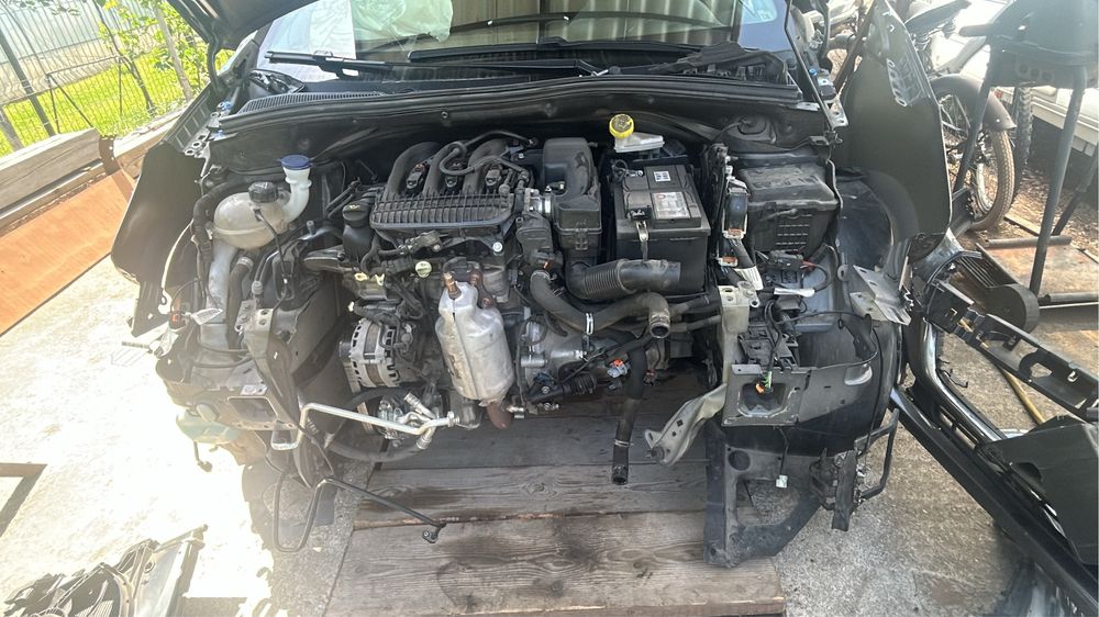 Vand spre dezmembrare Peugeot 208-2019