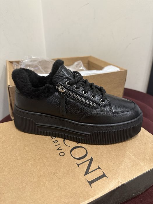 Зимние кроссовки