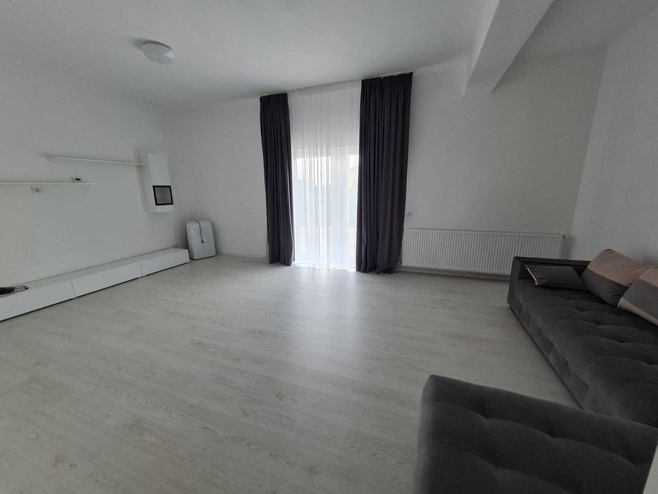 Proprietar- Vila cu  4 camere,curte 250 mp,zona Craitei-Domnesti