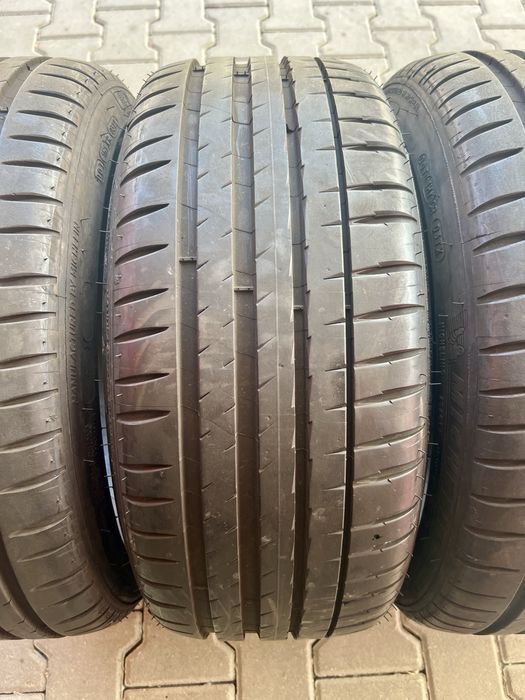 Летни Гуми 225/40/18 MICHELIN Pilot Sport 4 ДОТ: 4023 КАТО НОВИ