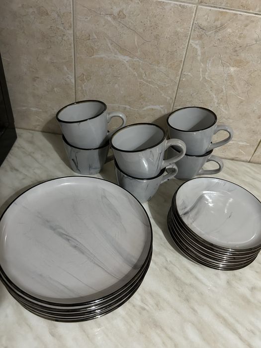 Продам керамический сервиз б/у