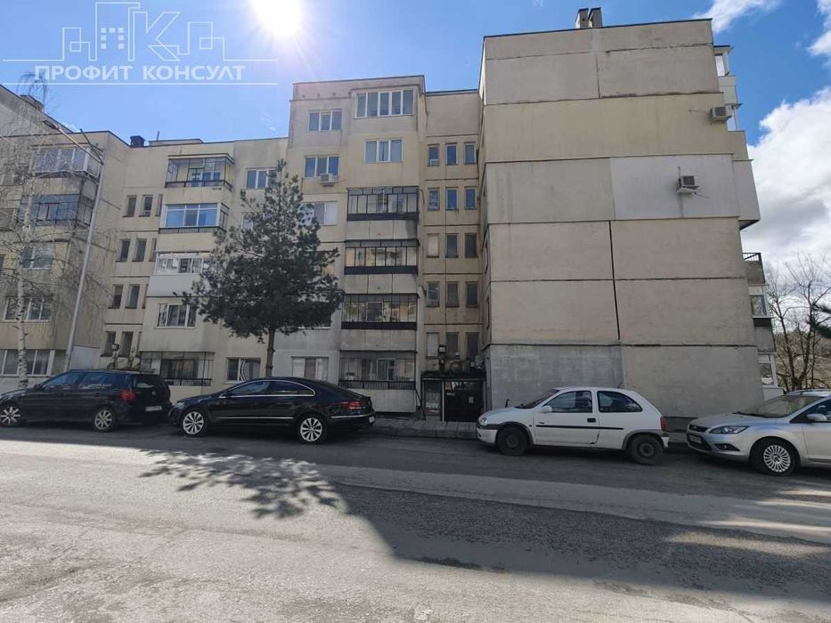 Двустаен, напълно обзаведен апартамент в кв. Зона Б