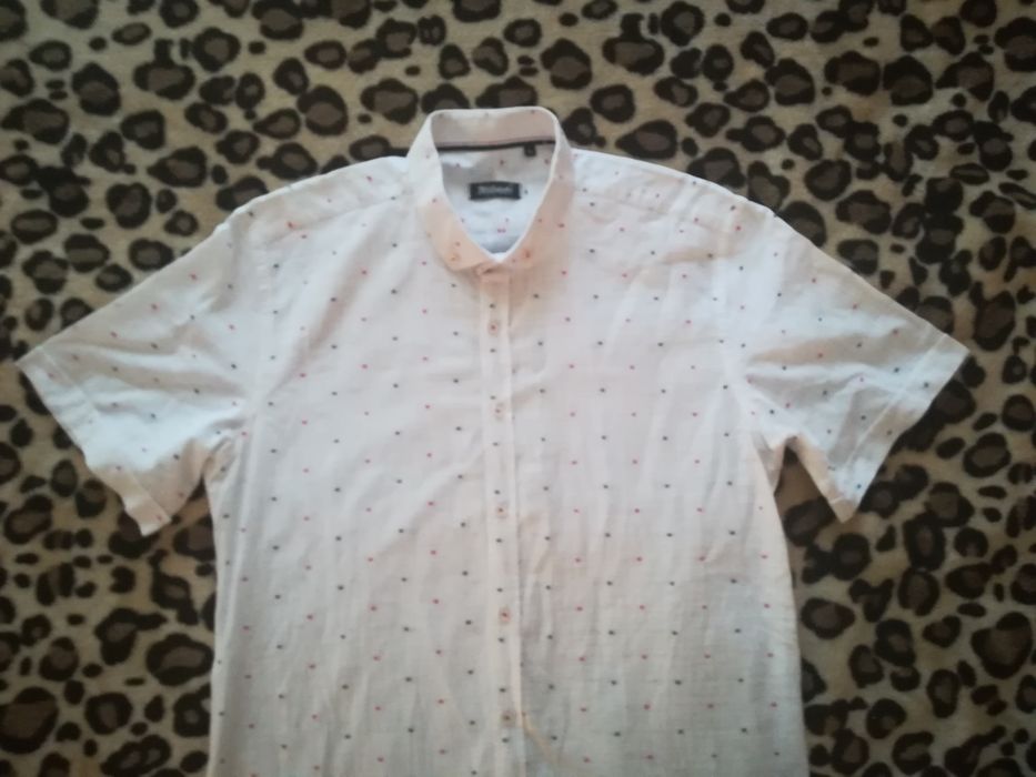 Cămașă mărimea XL, cu maneca scurta