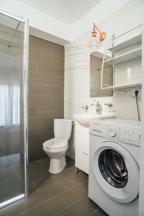 Inchiriez garaoniera zona centrala piata mare / calea bucuresti