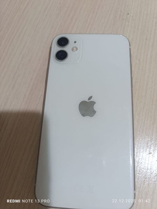 Продается Айфон 11 в белом цвете