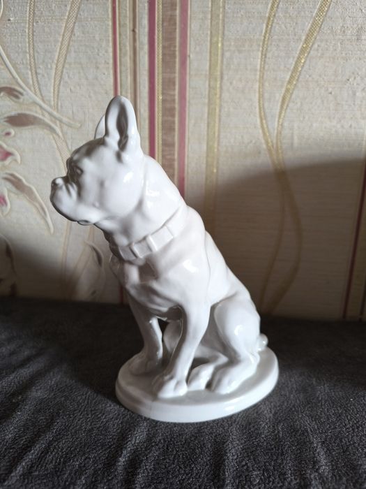 Фарфоровая статуэтка боксёр