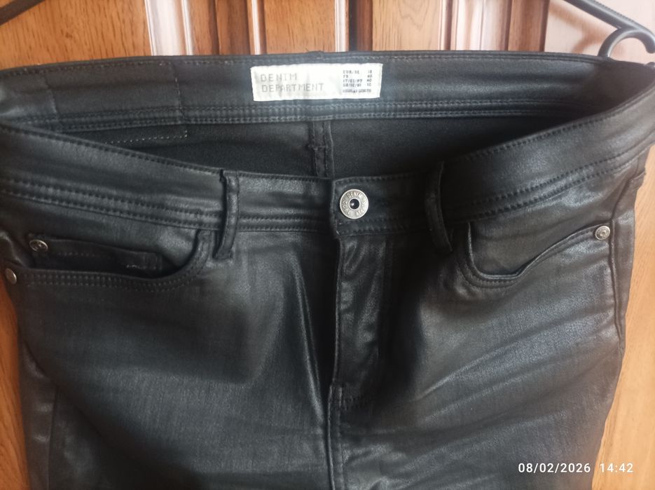 4 pantaloni efect piele