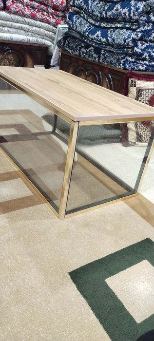 Vitrina har bir donasi 300 ming so'mdan