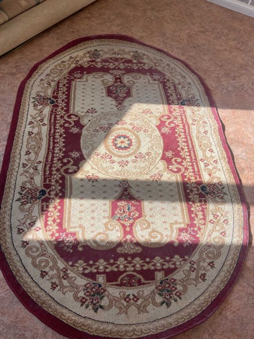 продам ковры Б/У разного размера