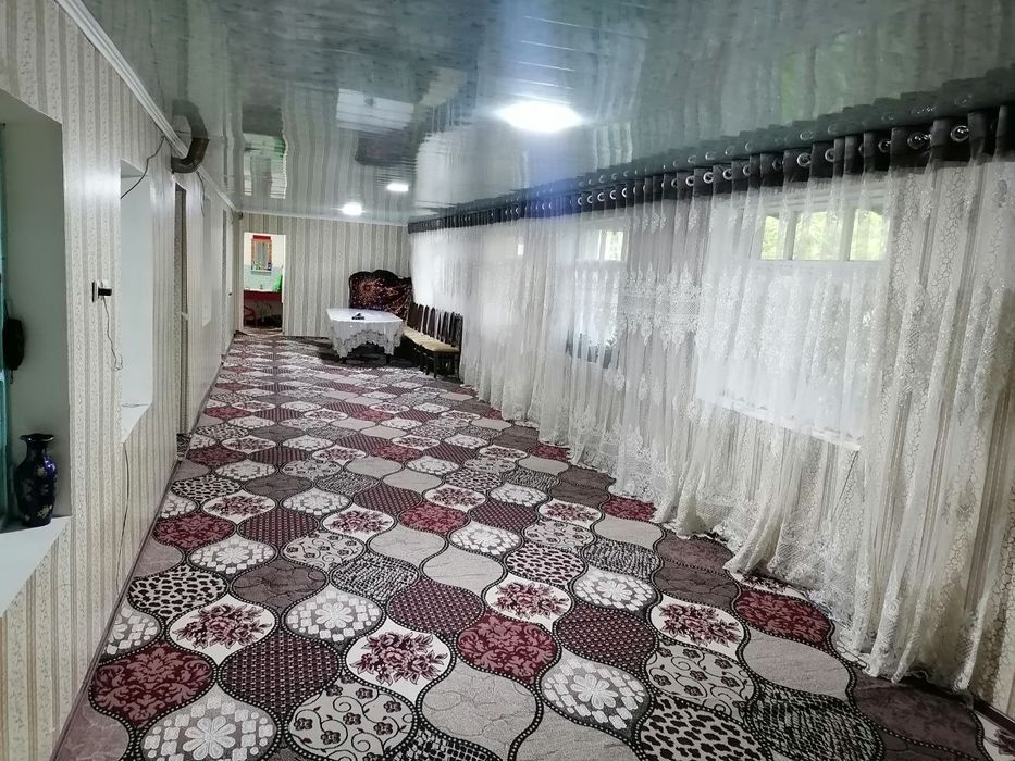 Срочна ховли сотилади