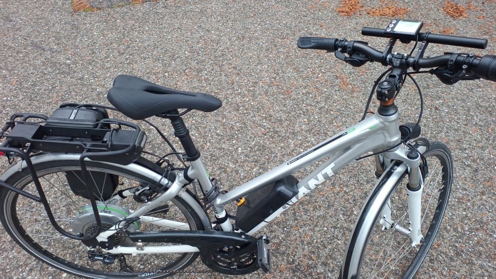 Bicicleta Giant Aspiro Hybrid
Este modificata, perfect funcțională!!!