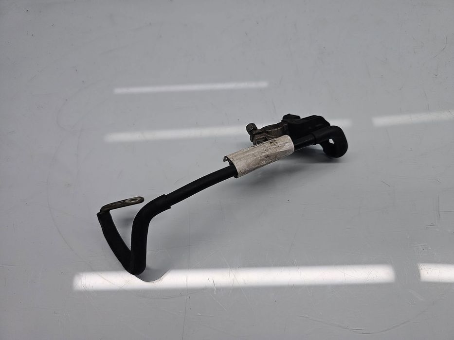 Borna baterie (-)  Volkswagen Golf 6 (5K1) [Fabr 2009-2013] 1K0915181H