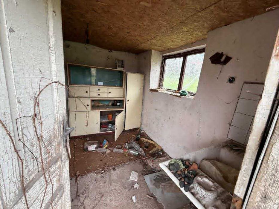 Продавам имот със сграда,гараж и парцел в с.Червена вода област Русе