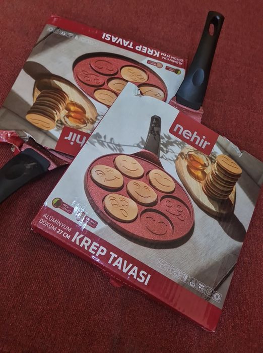 Тиган за Pancakes Палачинки  с Емоджита 27см 
Алуминиево Незалепващо П