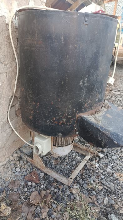 Продам  зернодробилку и сенодробилку