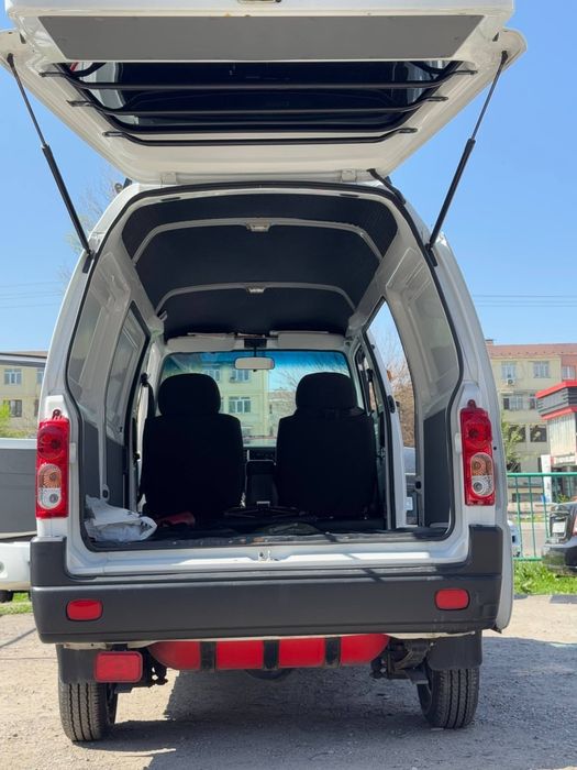 Damas van 6200$ kraska toza