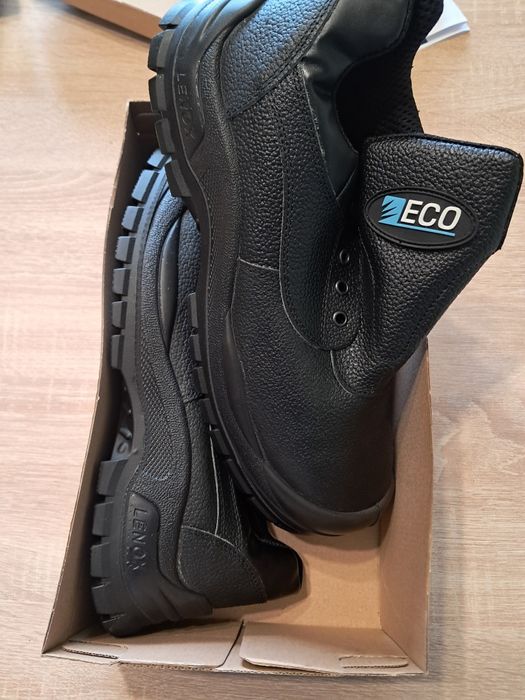 Работни обувки         .