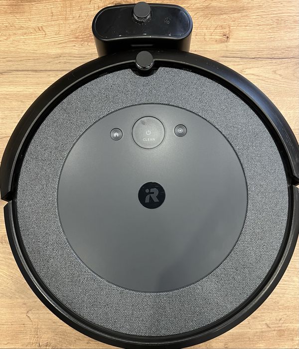 iRobot Roomba i5 – робот прахосмукачка, използван, отлично състояние