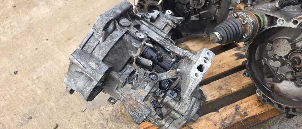 Cutie viteze manuala 6 trepte Vw Touran 1.9 Tdi 2005 - 2009