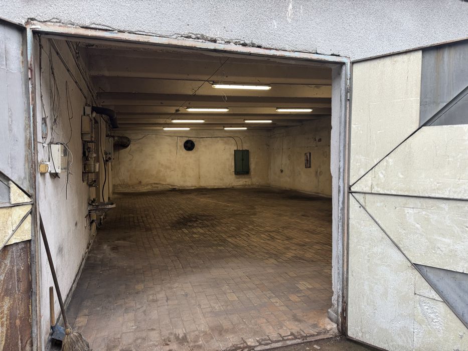 Дава се под наем Промишлена сграда в Пловдив, Индустриална зона - Тракия - 136 кв.м за 408 € - Снимка #1