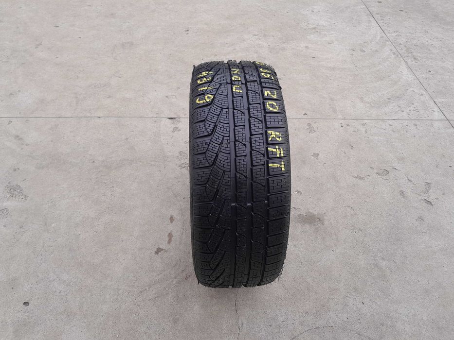 O anvelopa noua de iarna 245 35 20 pirelli sottozero 2 run flat
