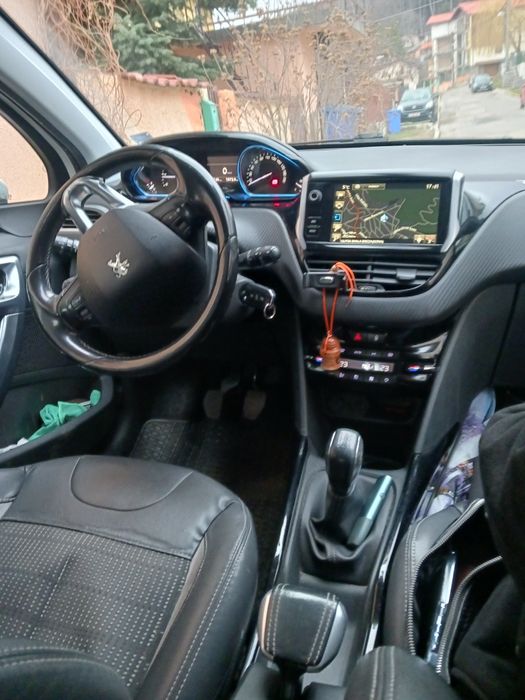 Пежо-PEUGEOT-ALLURE-- 2008-1.2.