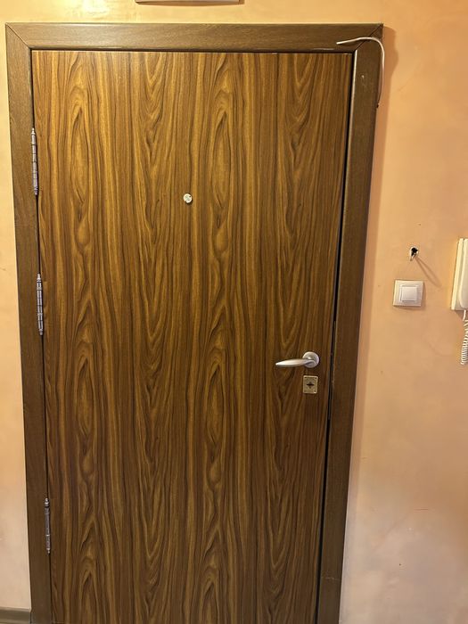 Професионално облепяне на врати кухни и мебели