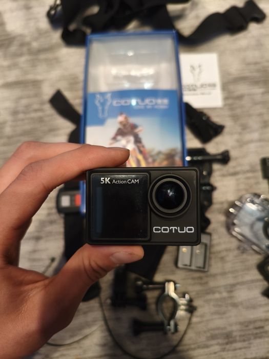 Экшен камера почти новый