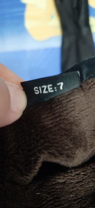 Женские перчатки